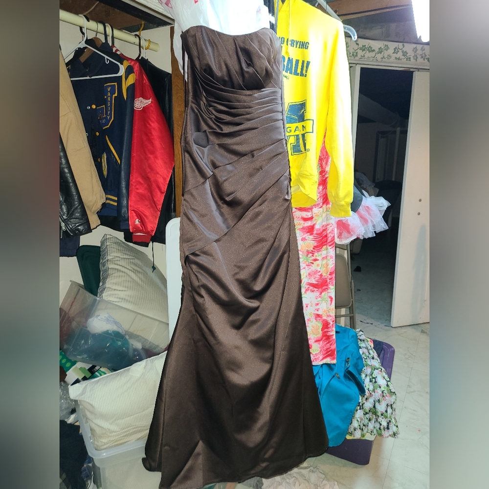 Brown bridesmaid/prom dreas